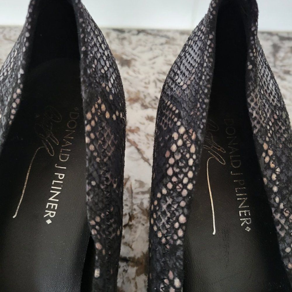 Donald J Pliner Snake Print heels size 9.5 - Picture 6 of 8